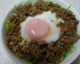 簡単ランチ♪炒めハンバーグのロコモコ丼作り方6写真