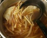 冷凍餃子でお手軽！ｻﾝﾗｰﾀﾝ風ｽｰﾌﾟ作り方3写真