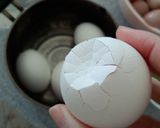 嬉しい♪つるんと剥けるゆで卵♪作り方1写真