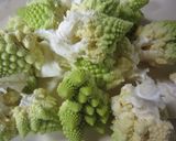 焼きロマネスコをアンチョビで作り方1写真