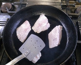 白身魚のムニエルとワカメのソース作り方5写真