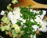 豆ｓとアボとハンペンのパセリチーズ炒め作り方3写真