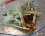 ウドの皮で、ズボラしょうゆ麹漬け作り方4写真