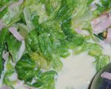丸ごと1個食え！レタスとハムのクリーム煮作り方13写真