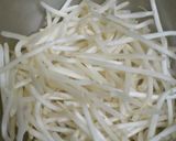 節約!!もやしの塩ﾄﾞﾚｯｼﾝｸｻﾗﾀﾞ作り方1写真