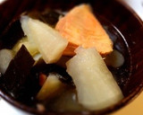 ヘルシー◆皮ごと根菜と鮭と昆布の塩スープ作り方10写真