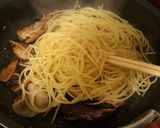 豚ﾊﾞﾗと干し椎茸の和風パスタ作り方4写真