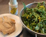 菜の花と茹で鶏のサラダ作り方1写真