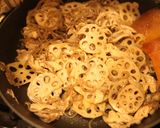 れんこんと豚うす切り肉の＊＊和風炒め作り方5写真