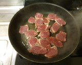 (^^)豚ヒレ肉ネギ入りしょうゆ炒め作り方3写真