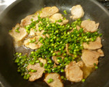(^^)豚ヒレ肉ネギ入りしょうゆ炒め作り方5写真