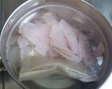 キャベツとベーコンの味噌汁作り方1写真