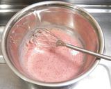 苺ミルク風味＊ホワイトチョコトリュフ♪作り方1写真