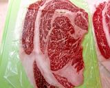 薄切り牛肉で簡単ジューシーロールステーキ作り方1写真