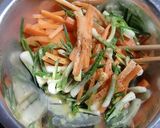 あさつきとニンジンの、七味辛し酢味噌あえ作り方3写真