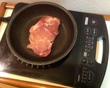 【簡単で美味】ピザソースの鶏肉ソテー作り方1写真