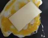 ☆朝ごはんにも☆もちチーズの卵包み焼き作り方3写真