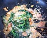生クリーム救済！鮭とほうれん草のパスタ♪作り方3写真