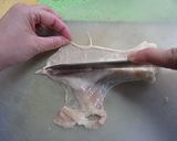 鶏皮の辛子あえ作り方1写真