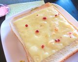 ピンクペッパー　on　甘いチーズトースト作り方3写真