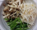 シンプル☆もやしとシメジの炒め物作り方1写真