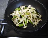 ブナピーとアスパラのカレー炒め♪作り方4写真