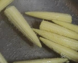 せせりとうずら卵とヤングコーン炒め作り方1写真