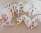 サクサク蓮根のごま油炒め塩七味和え作り方1写真