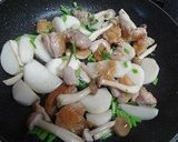 鶏肉とカブの煮物作り方4写真