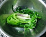 鶏もも肉と分葱(わけぎ)のお味噌汁作り方2写真