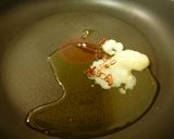 ☆そら豆としめじのペペロンチーノパスタ作り方3写真