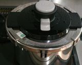 圧力鍋使用☆鶏肉手羽元赤ワイン煮込み作り方4写真