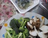 海老とブロッコリーとしいたけの塩だれ炒め作り方1写真
