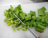 蕪の葉とさつま揚げの炒め物作り方1写真