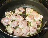 簡単☆クミン香る鶏と茸のガーリックソテー作り方3写真