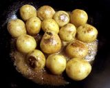 新じゃが小芋の<照り照り>甘辛味噌炒め煮作り方4写真