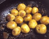 新じゃが小芋の<照り照り>甘辛味噌炒め煮作り方5写真