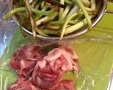つわぶきと豚肉のキンピラ（ごま油風味）作り方1写真