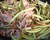 つわぶきと豚肉のキンピラ（ごま油風味）作り方2写真