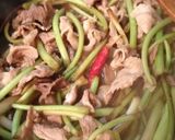 つわぶきと豚肉のキンピラ（ごま油風味）作り方3写真