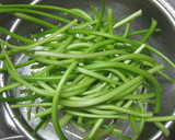 芋づるとお揚げさんのたいたん作り方1写真