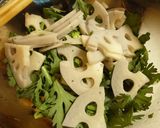 春菊とレンコンのサラダ作り方3写真
