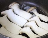 簡単一品＊エリンギのガーリックステーキ作り方3写真