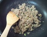 余った餃子のたねを活用して作る炒飯♪作り方1写真