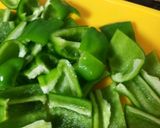 ピーマンと鶏肉のピリ辛炒め作り方1写真