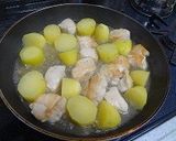 鶏肉とじゃがいものブイヨンみそバター煮作り方4写真