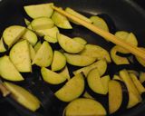 おろしでサッパリ♪夏野菜の麻婆茄子ピザ作り方3写真