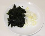 ダシダで簡単わかめスープ♪作り方1写真