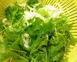 ☆新玉ねぎと水菜の鮭ドレッシングサラダ作り方2写真