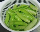 さや付きえんどう豆で☆豆ご飯作り方1写真